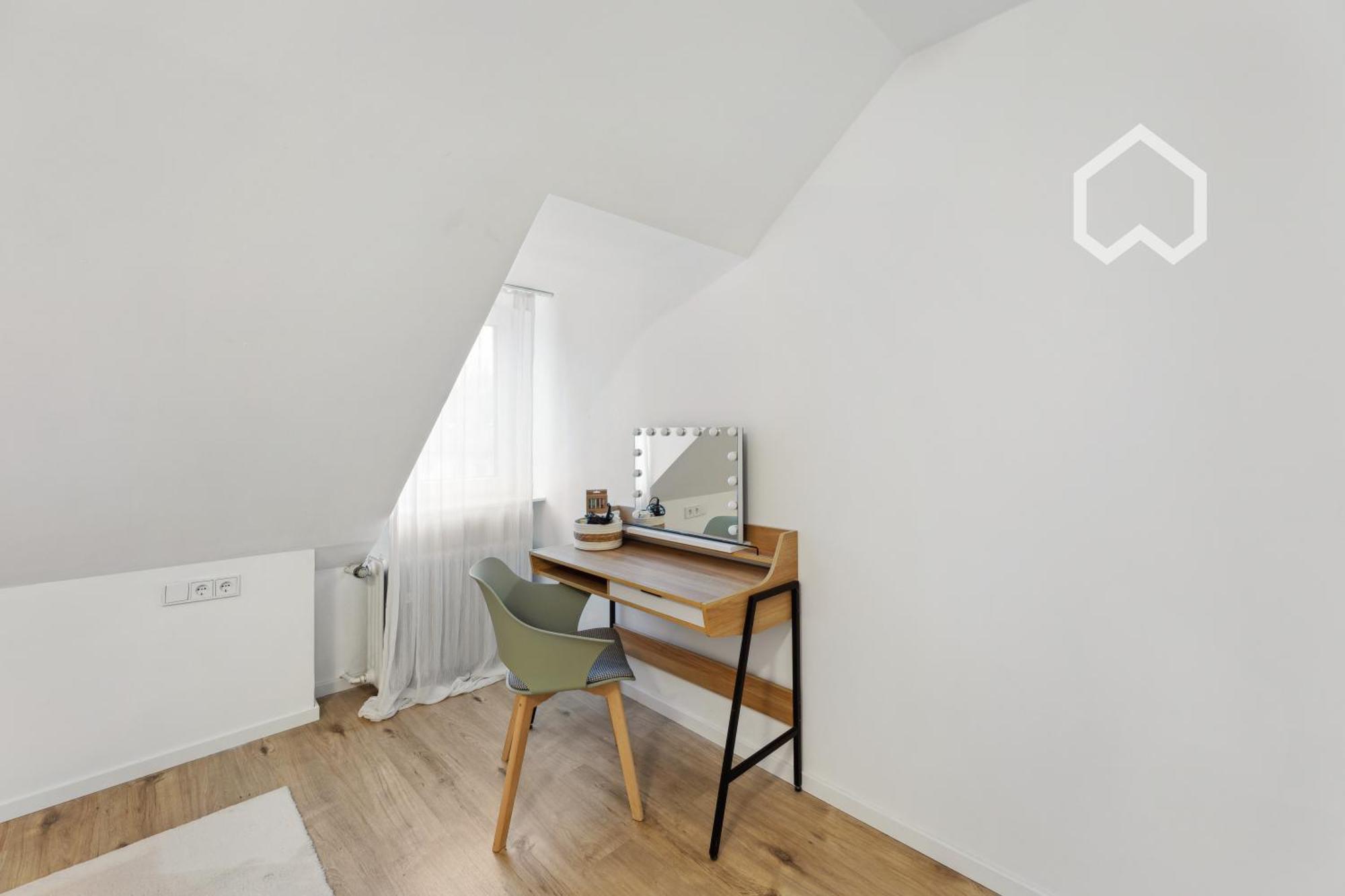Day Young Life 1 Or 2 Aparts Apartment *